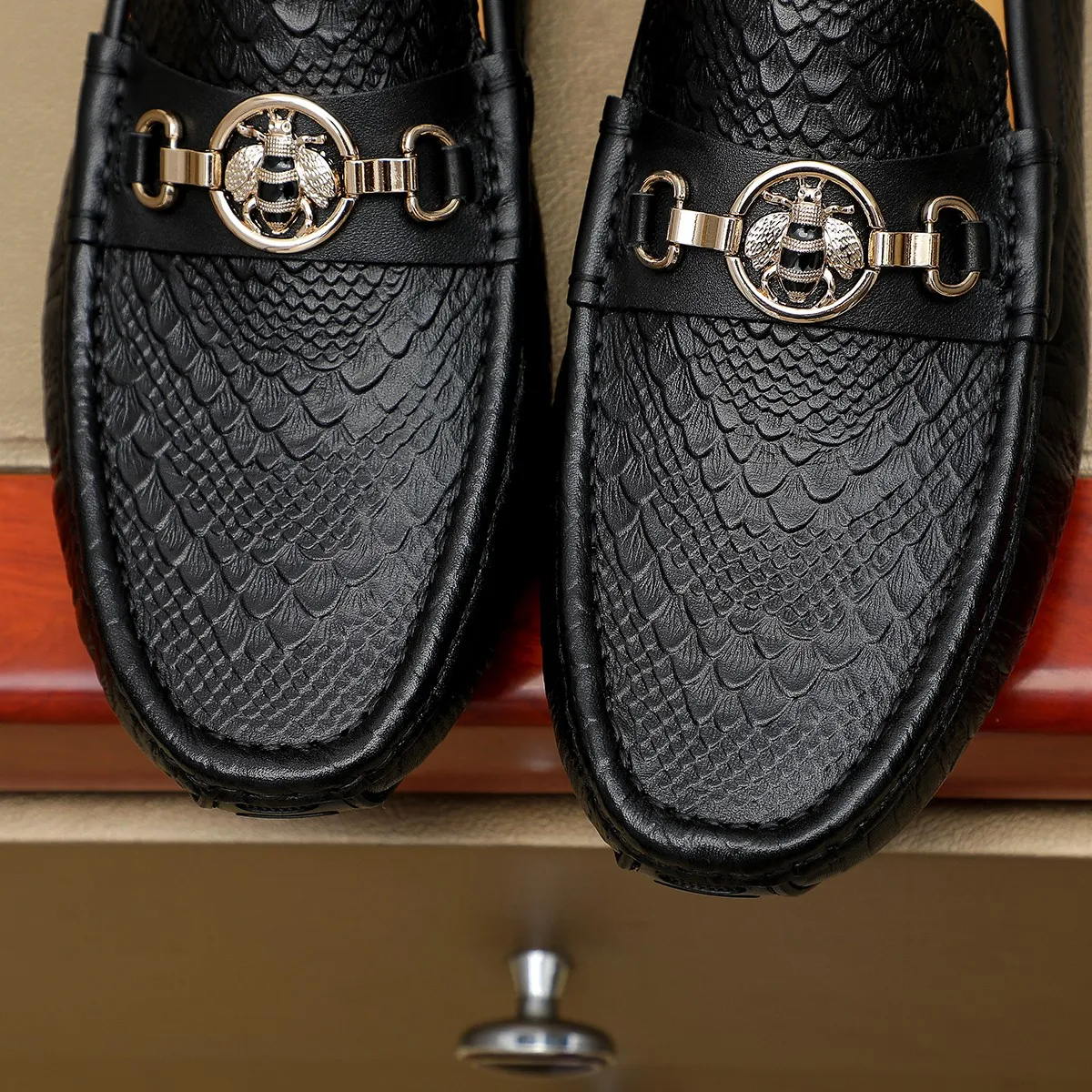 Men's shoes 💰360💰💰GUCCI Gucci official website synchronizes the latest model 🛃The upper is made of imported cowhide, 🐷leather lining, rubber outsole, 🎩🎩top-notch handcrafted workmanship with fine stitches and threads🔍definitely satisfy those perfectionist men who pursue high luxury quality 👏 Colors available! Code number 38-45 Large quantity in stock